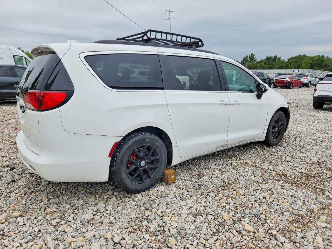 2020 Chrysler Voyager Lxi - foto 3