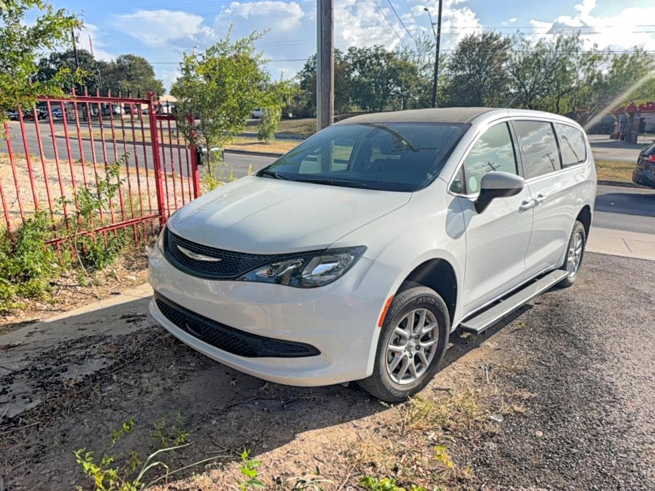 2022 Chrysler Voyager Lx - foto 2