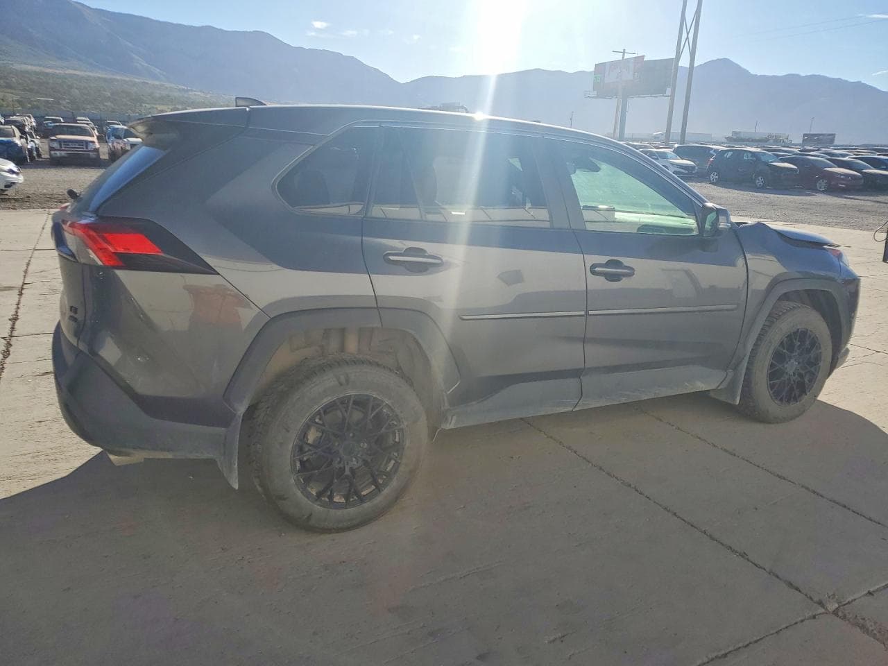 2022 Toyota Rav4 Le - foto 3