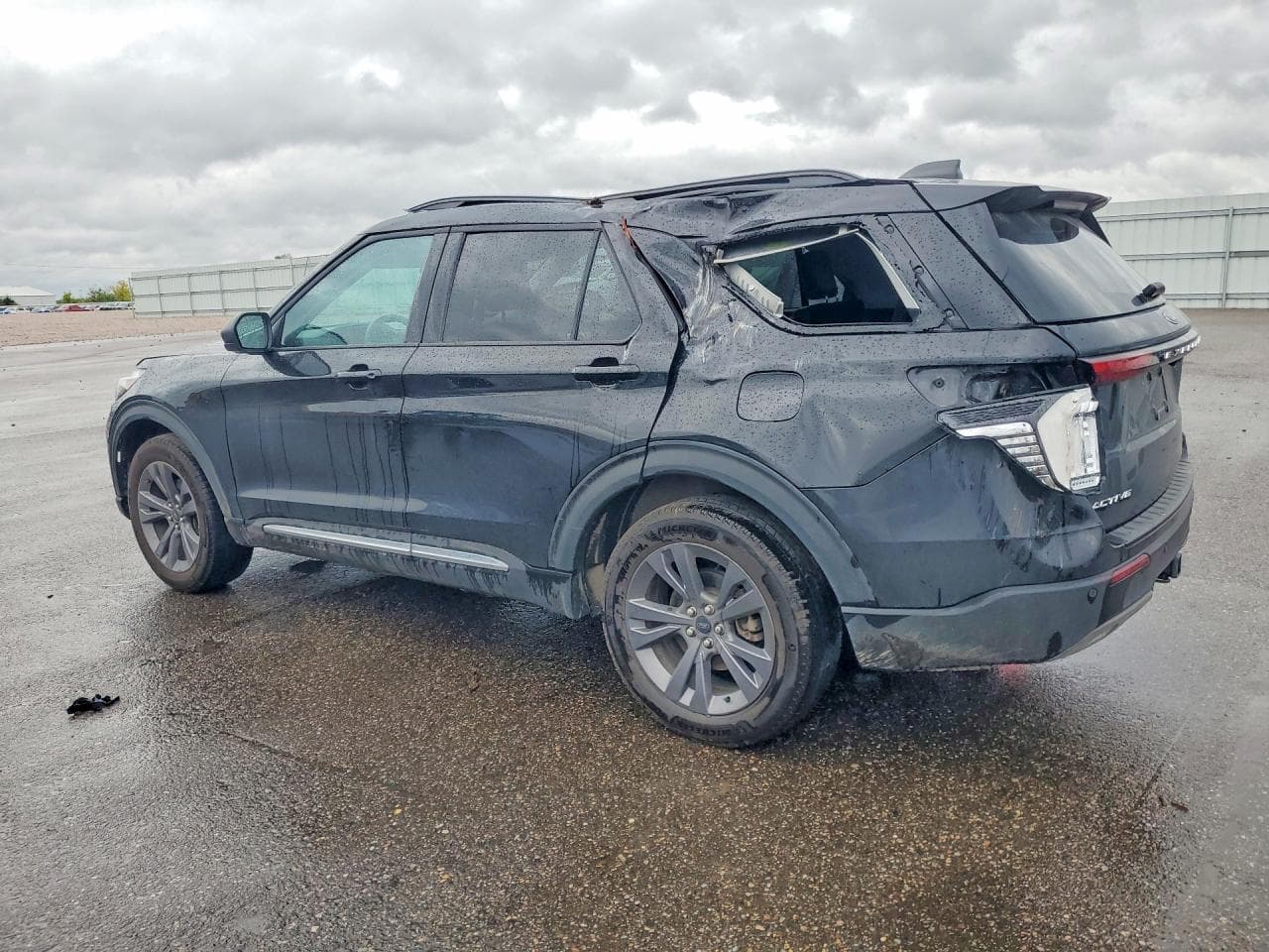 2025 Ford Explorer Active - foto 2