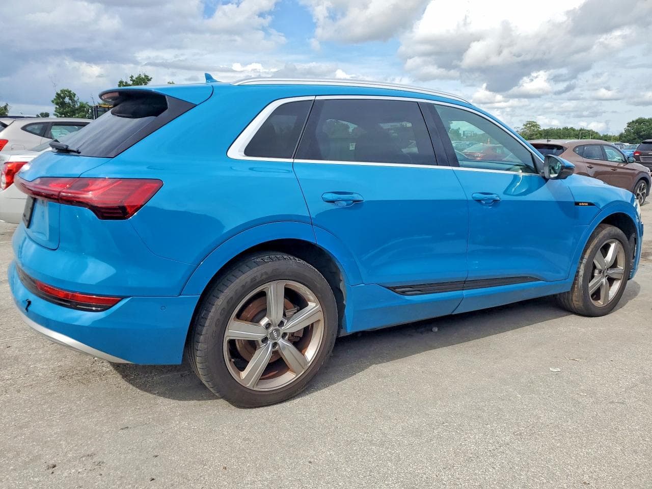 2019 Audi E-Tron Premium Plus - foto 3