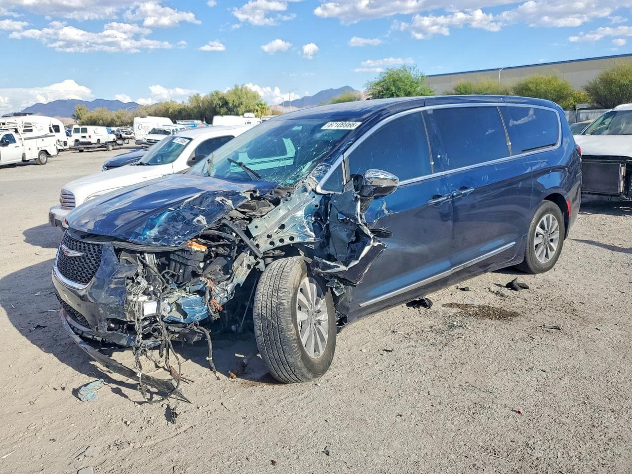 Chrysler Pacifica 2023 z USA