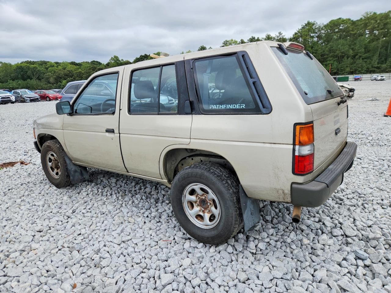 1995 Nissan Pathfinder Xe - foto 2