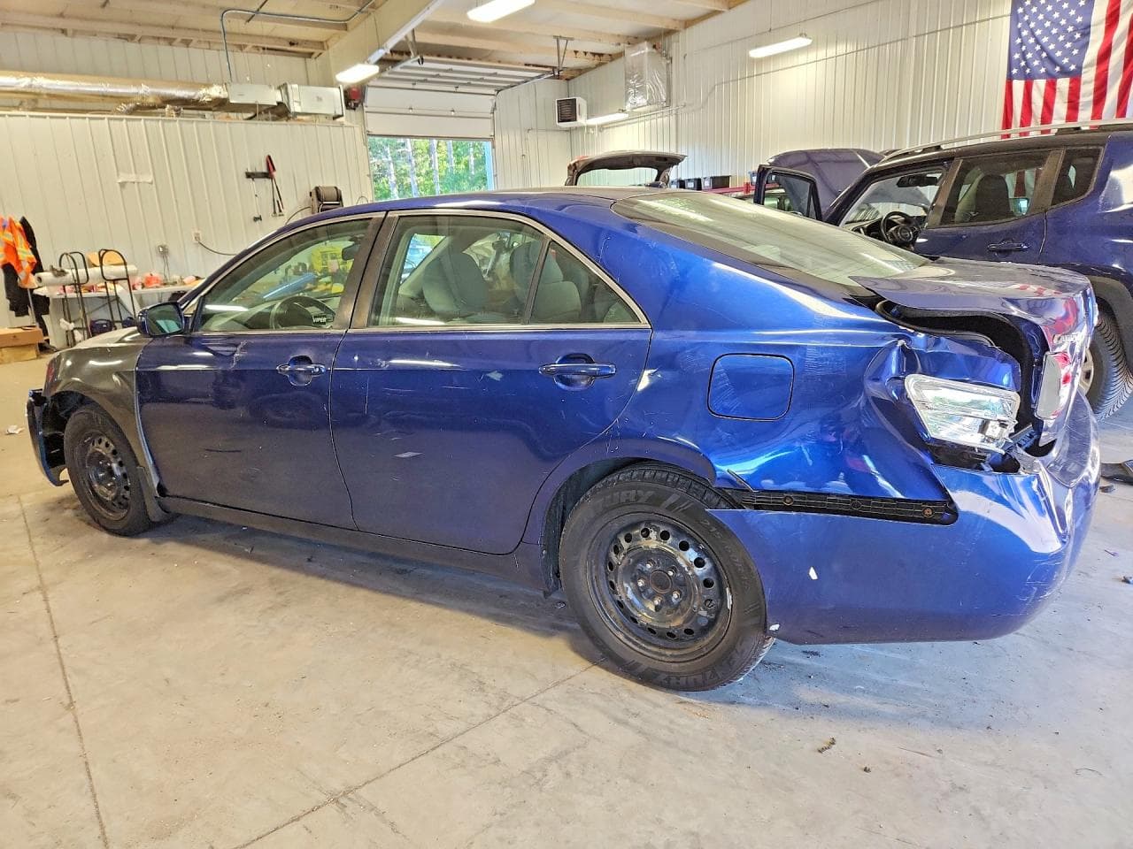 2010 Toyota Camry Le - foto 2