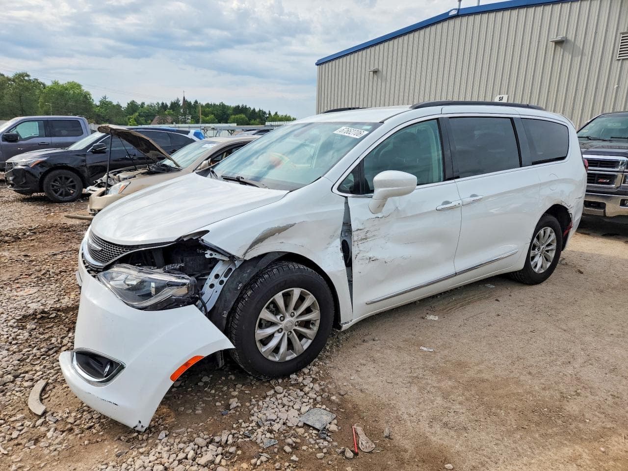 Chrysler Pacifica 2017 z USA