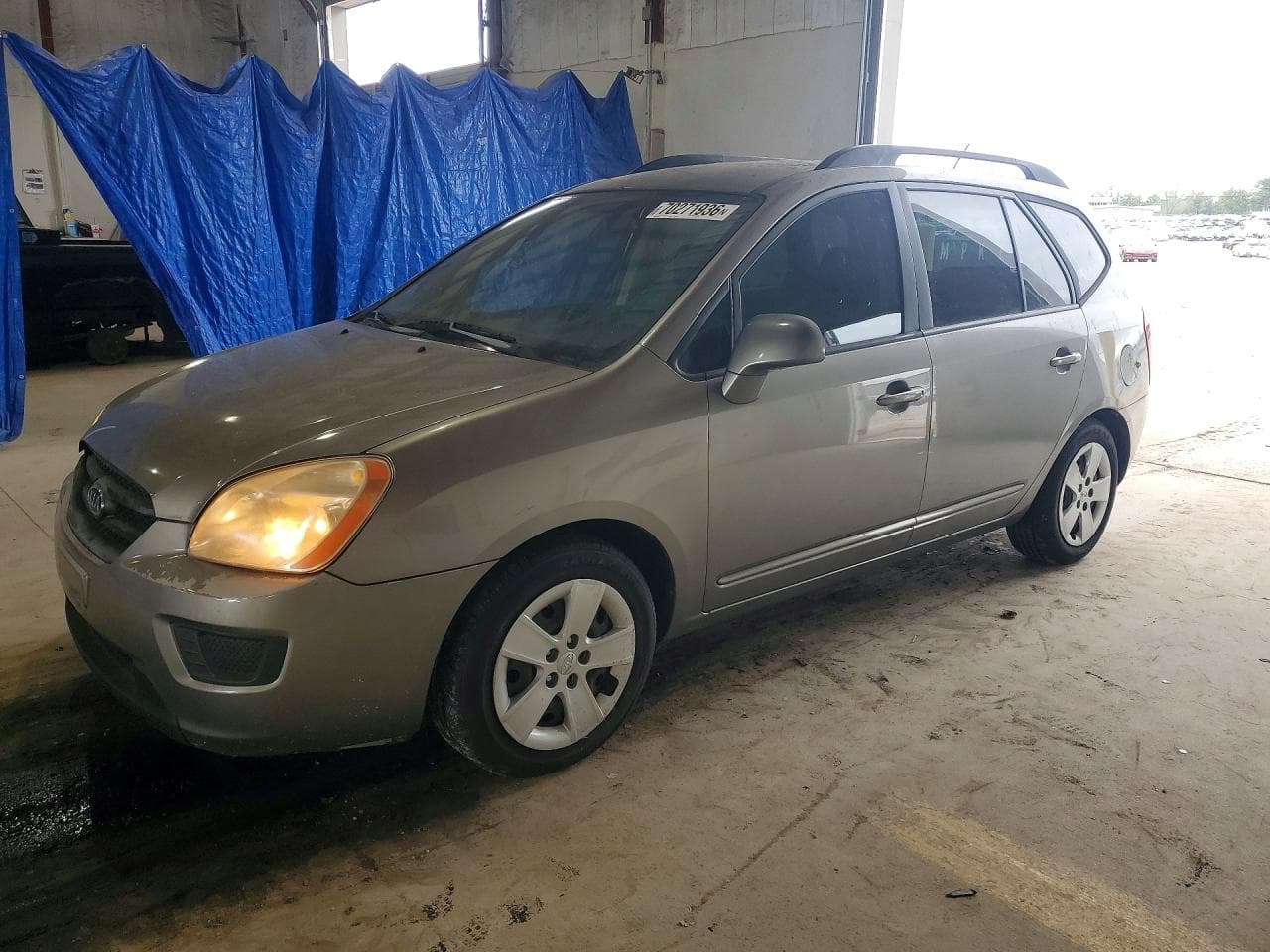 2009 Kia Rondo Base