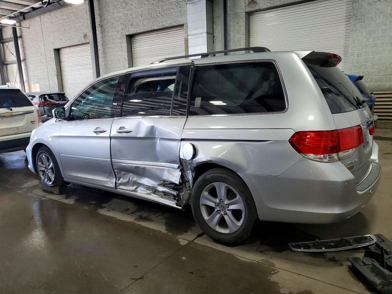 2010 Honda Odyssey Touring - foto 2