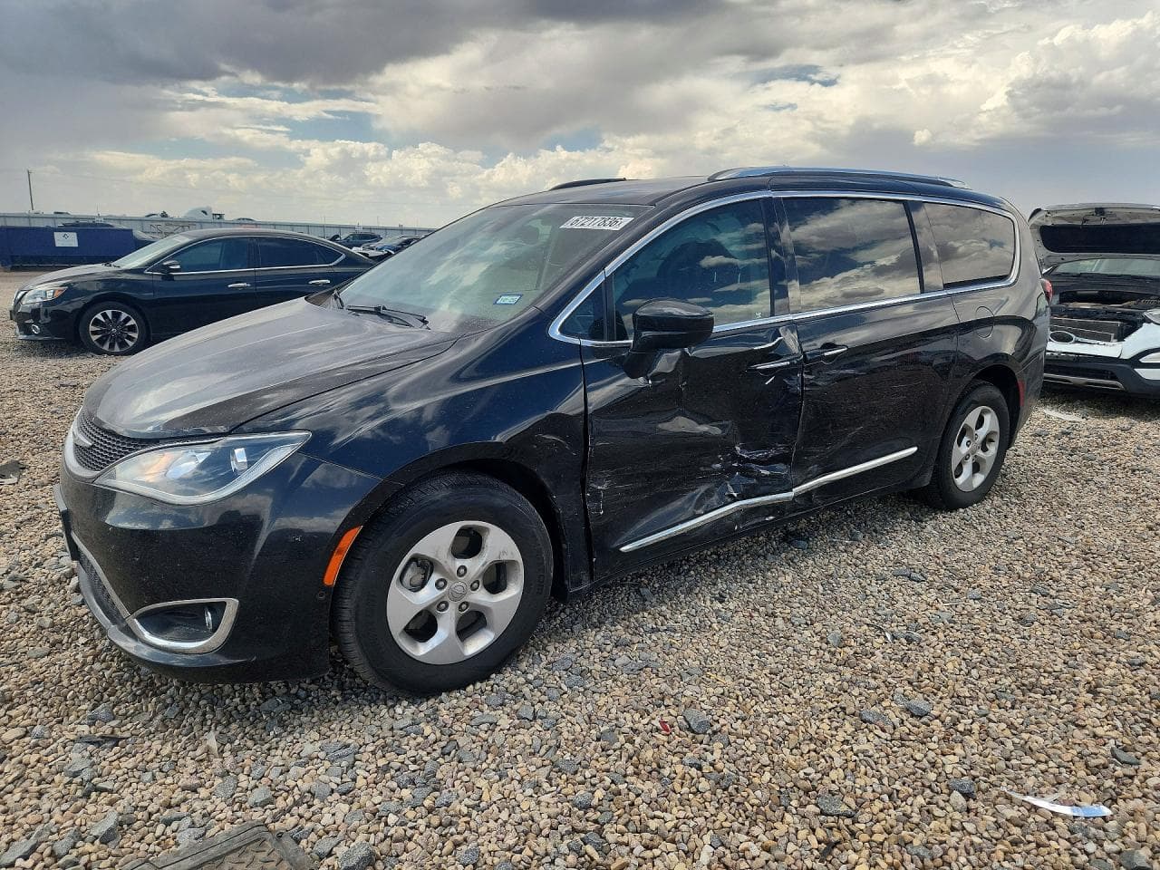Chrysler Pacifica 2017 z USA