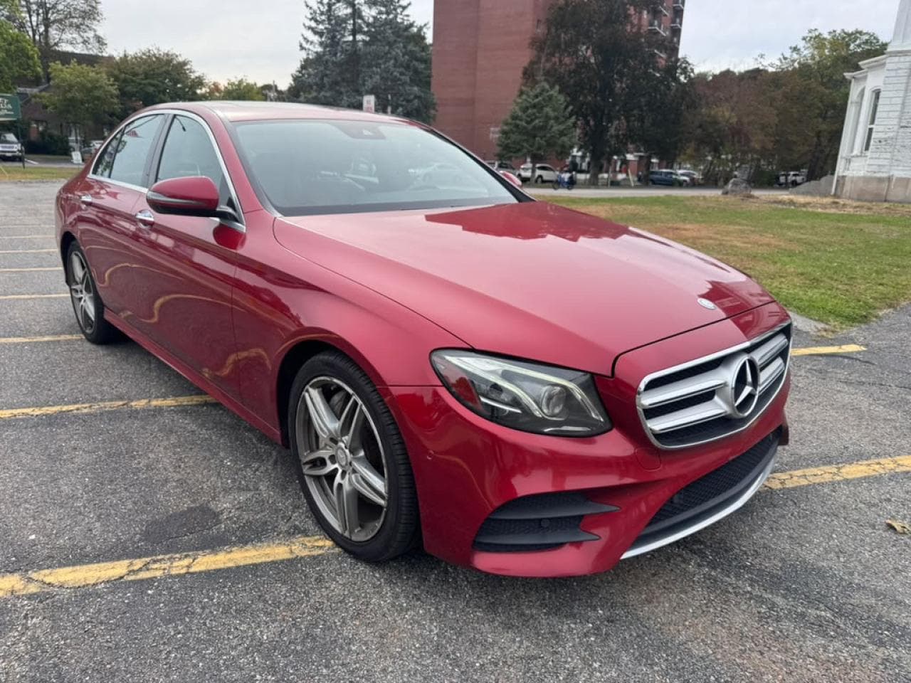 Mercedes-Benz E-klasse 2017 z USA