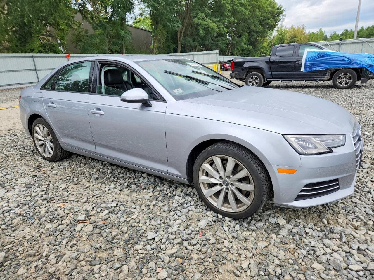 2017 Audi A4 Premium - foto 4
