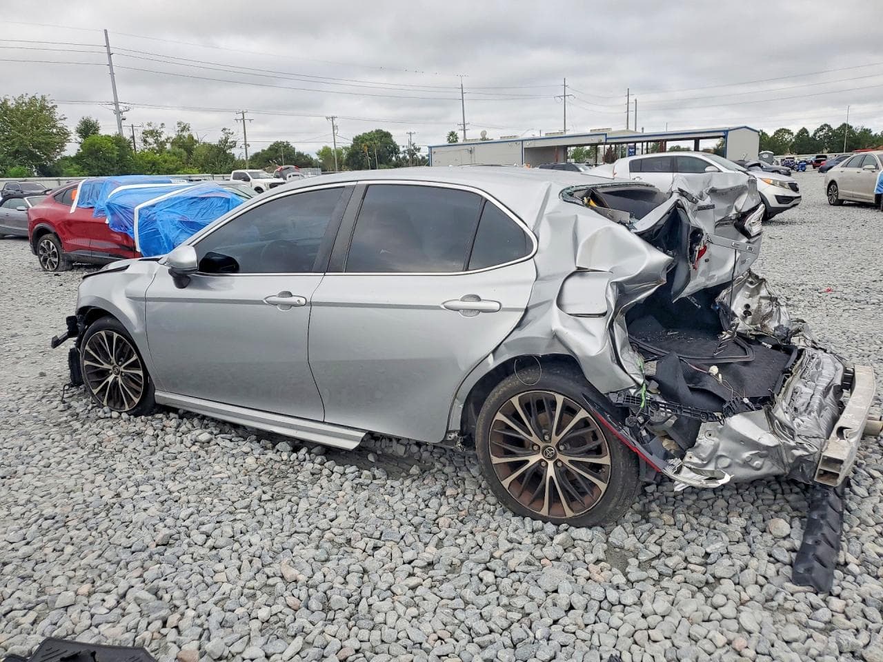 2019 Toyota Camry Se - foto 2