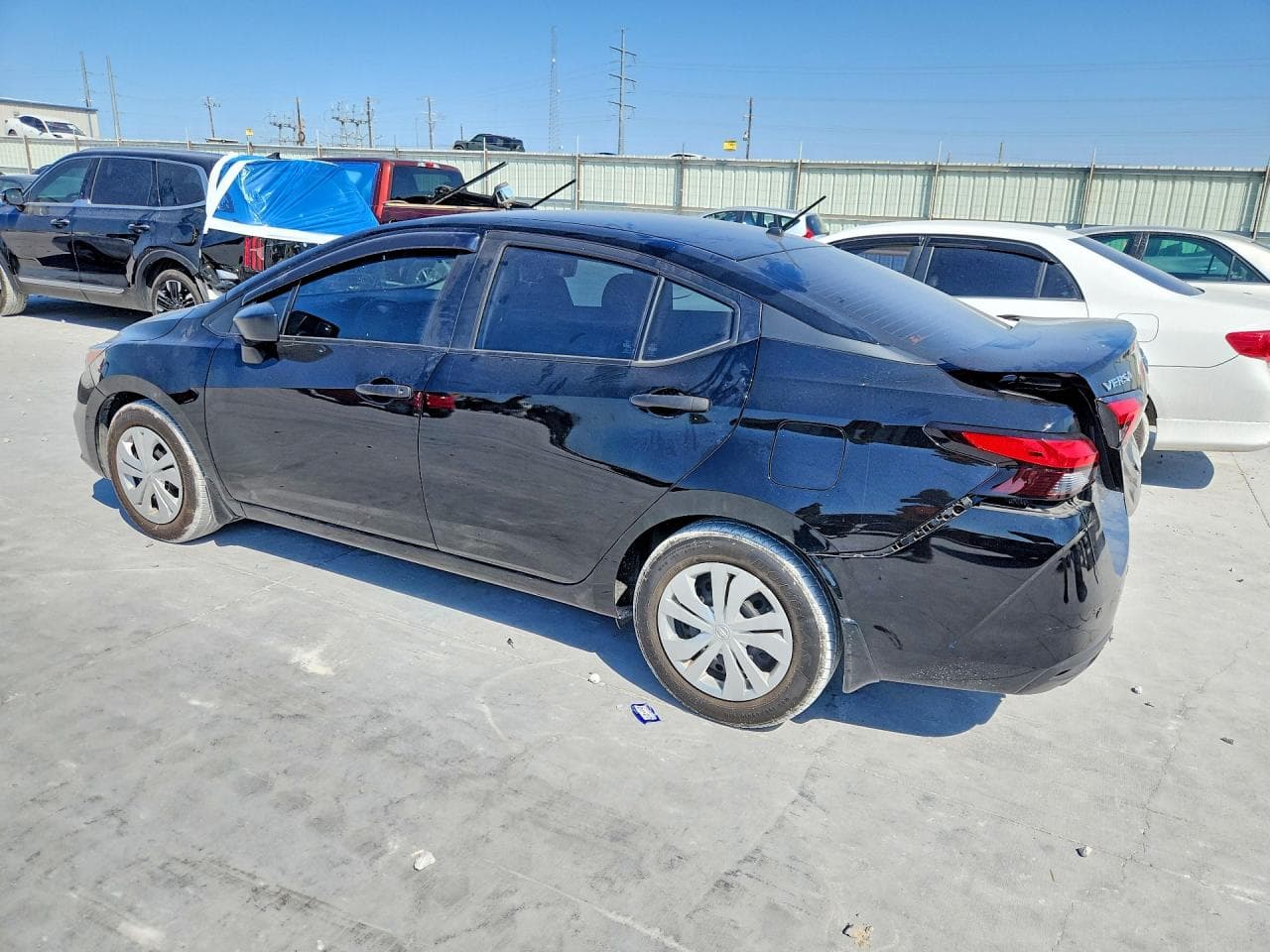 2022 Nissan Versa S - foto 2