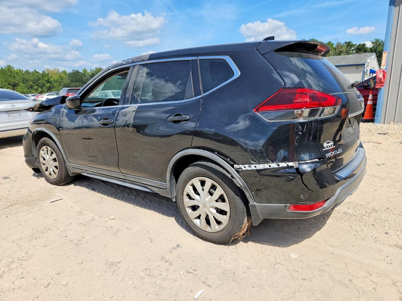 2018 Nissan Rogue S - foto 2