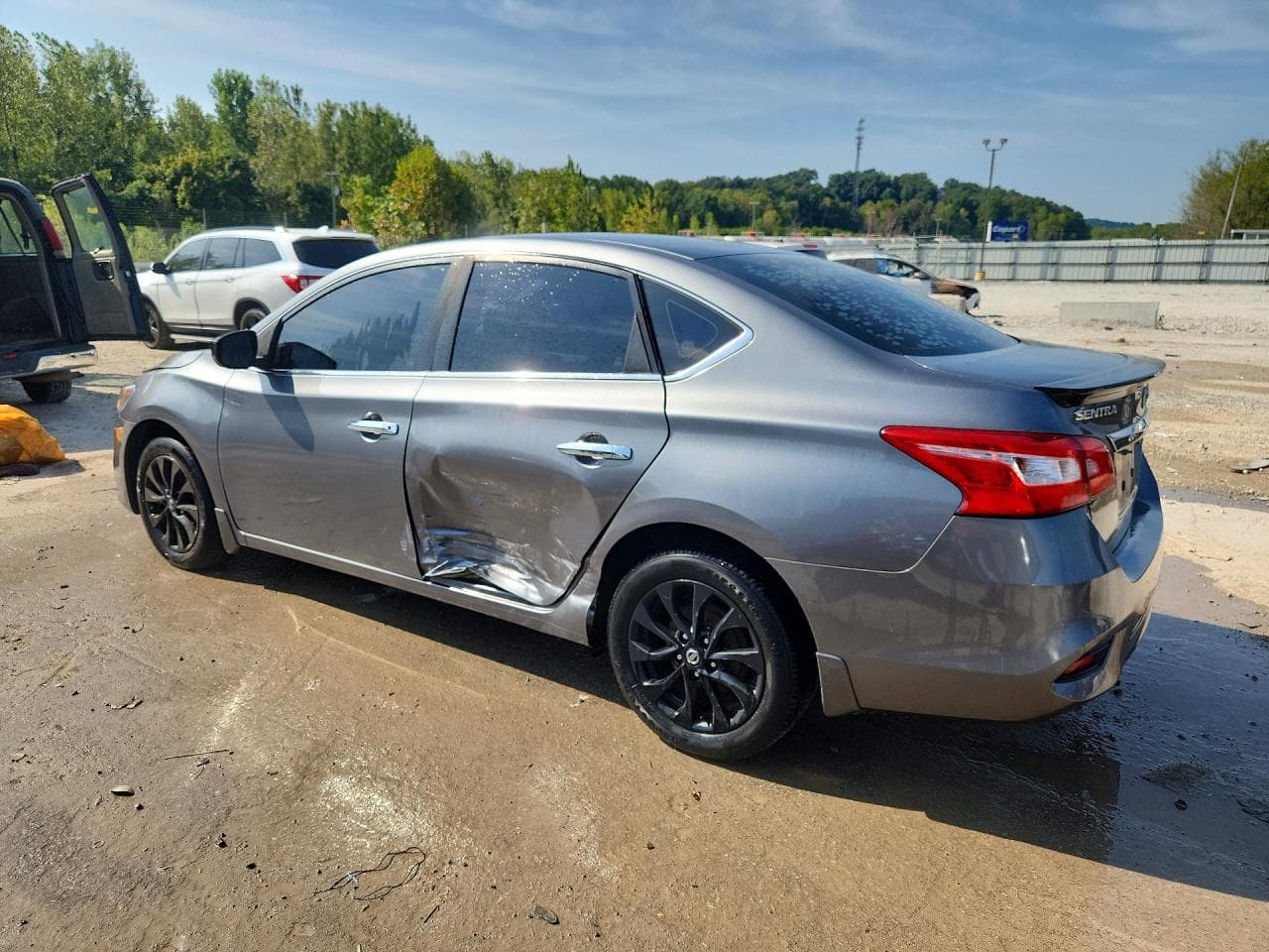 2018 Nissan Sentra S - foto 2