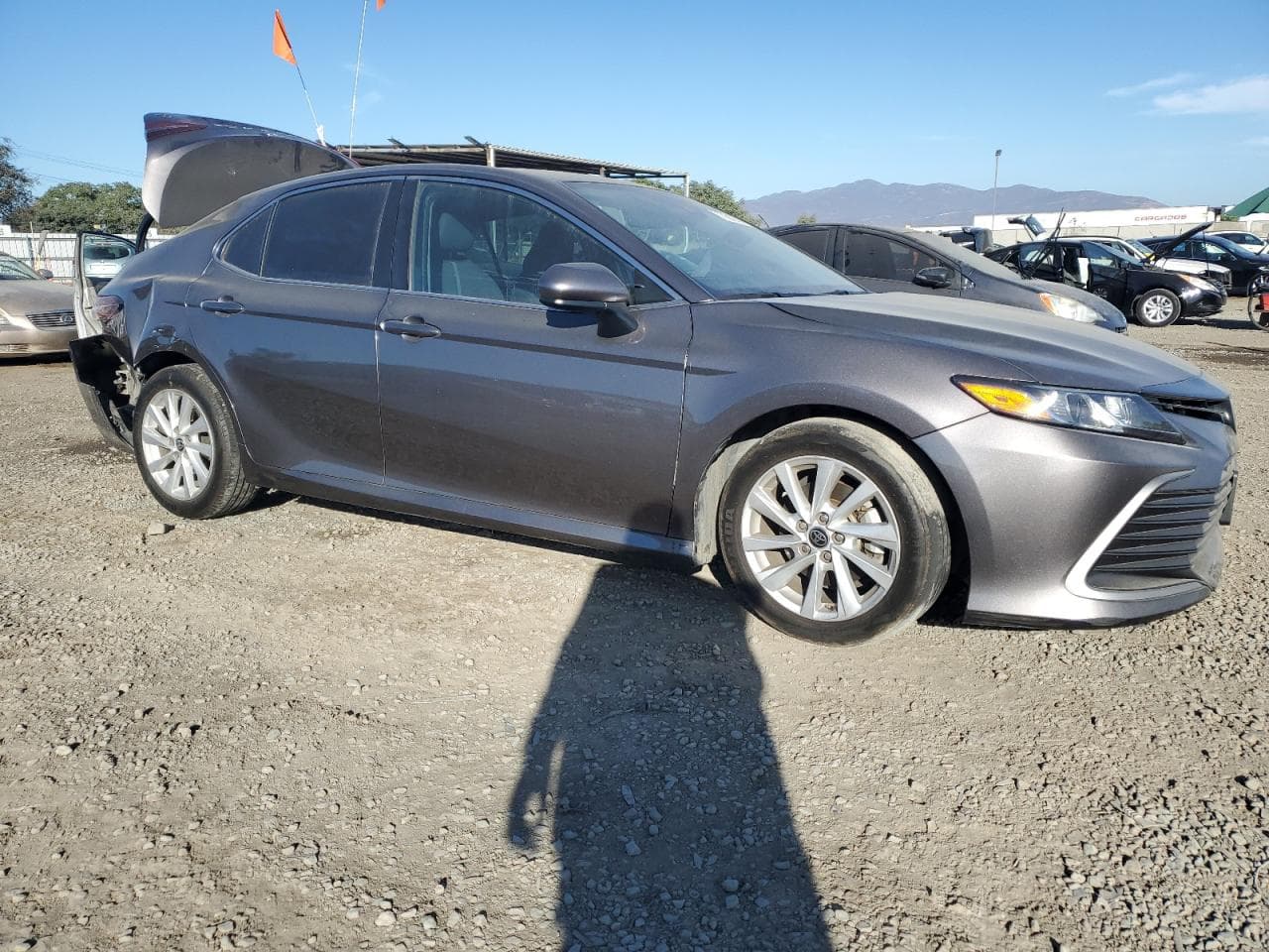 2022 Toyota Camry Le - foto 4