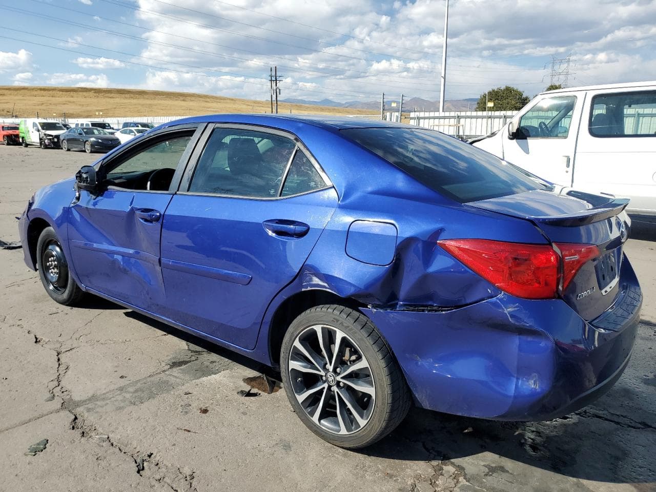 2019 Toyota Corolla L - foto 2