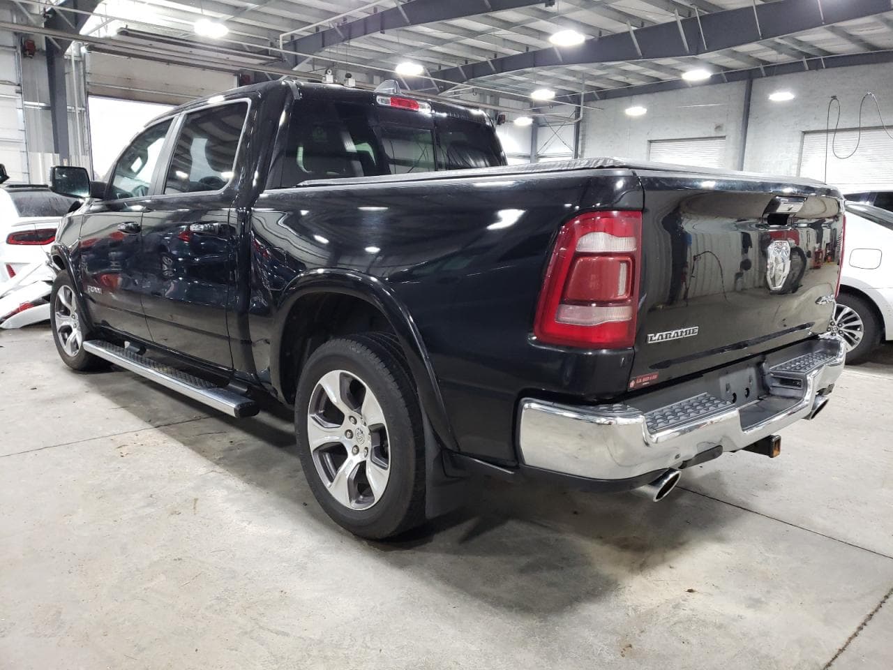 2021 Ram 1500 Laramie - foto 2