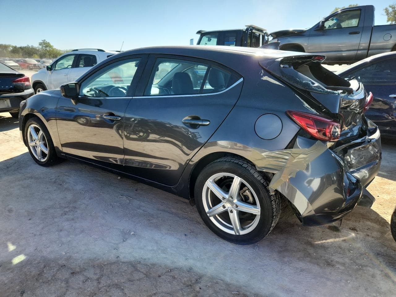 2017 Mazda 3 Grand Touring - foto 2