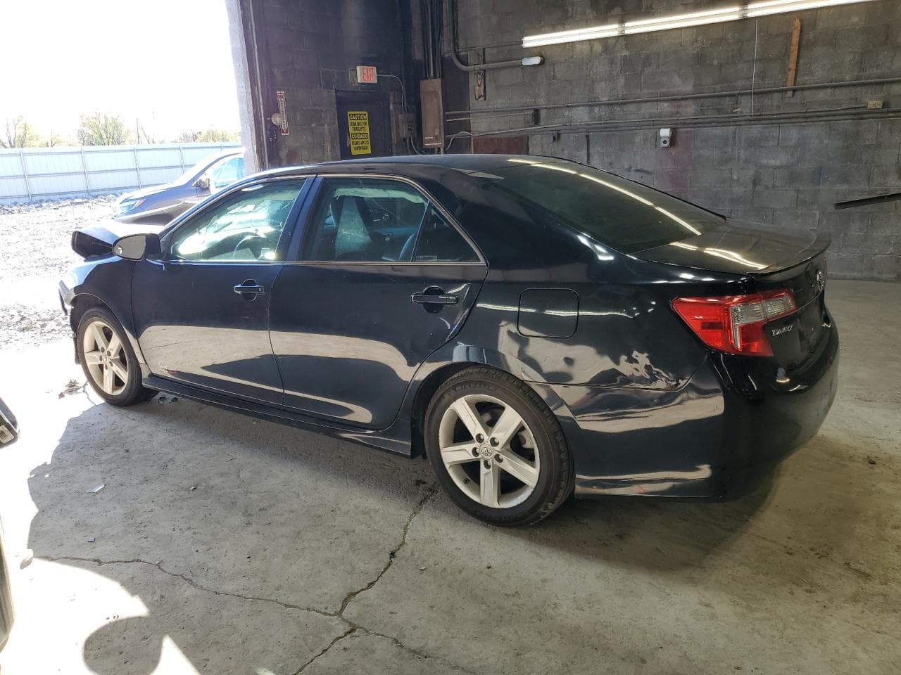 2014 Toyota Camry L - foto 2