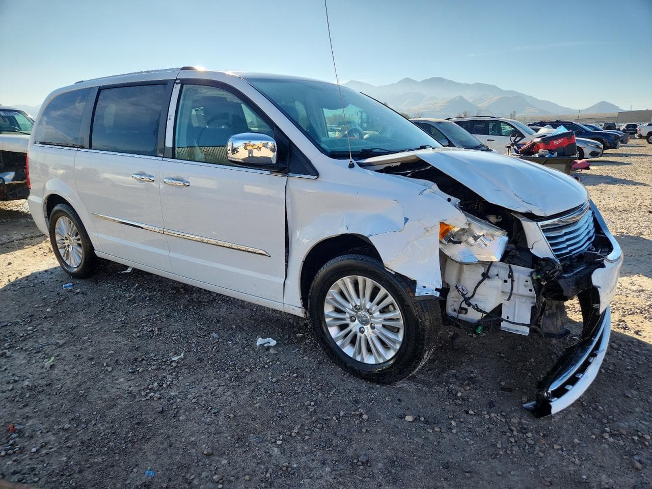 2014 Chrysler Town & Country Limited - foto 4