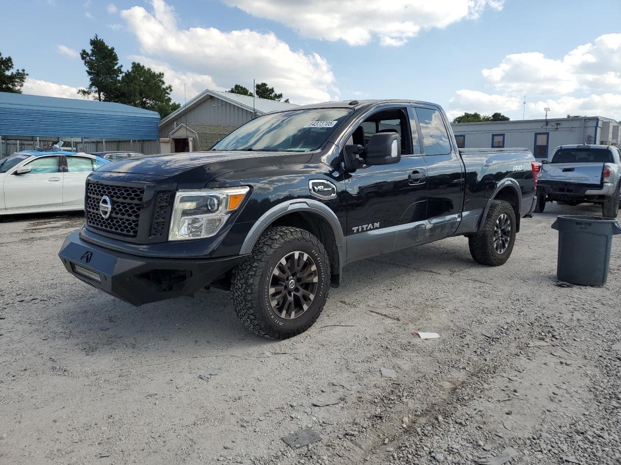 2017 Nissan Titan Sv