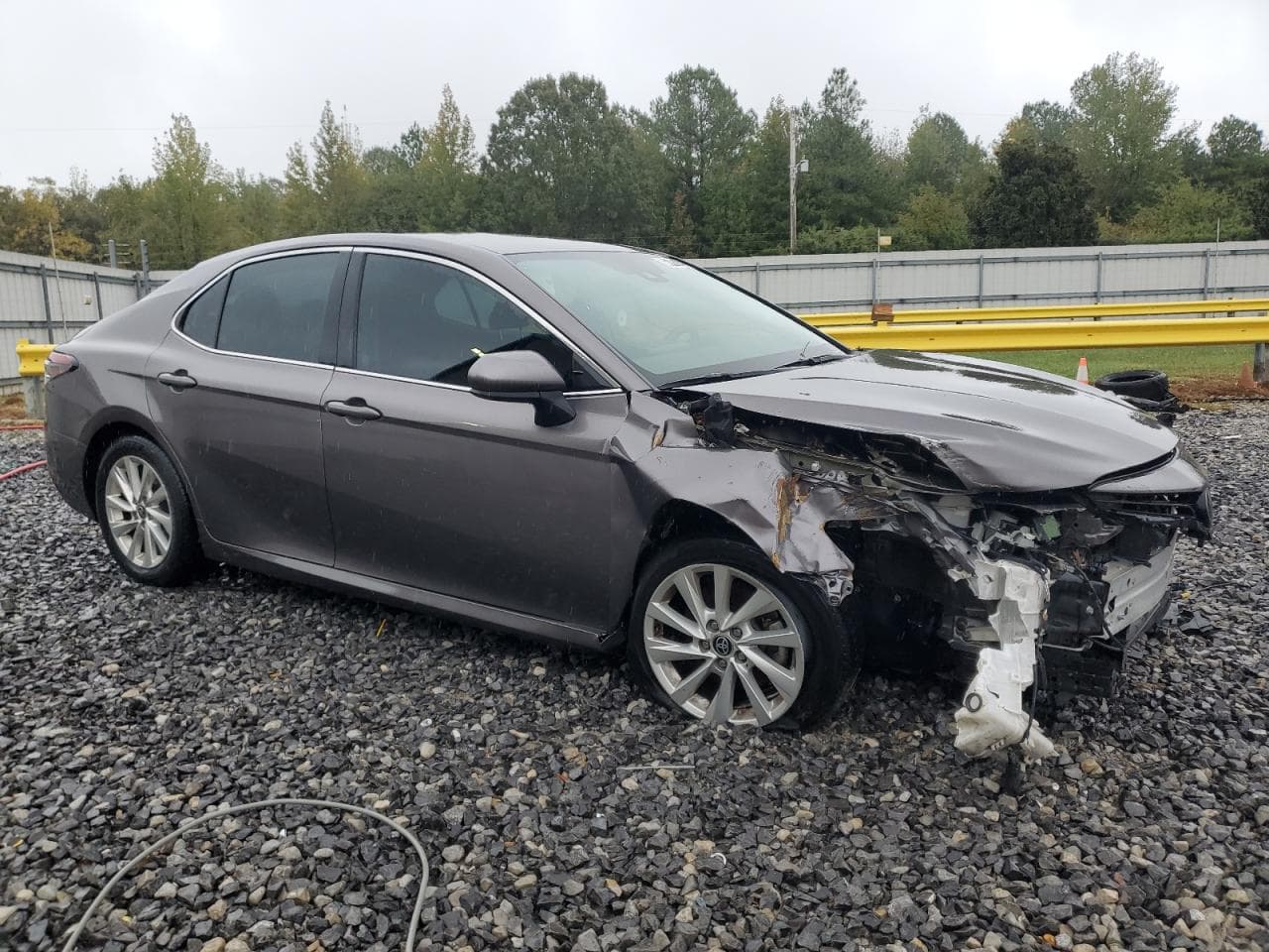 2022 Toyota Camry Le - foto 4