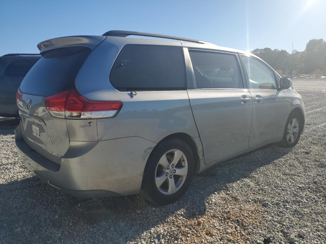 2011 Toyota Sienna Le - foto 3