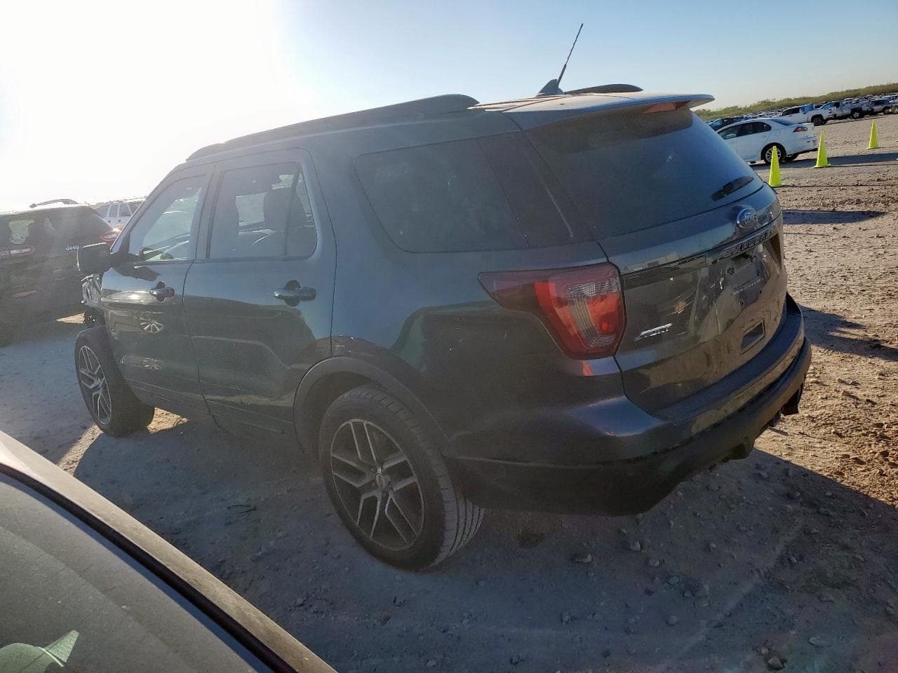 2019 Ford Explorer Sport - foto 2