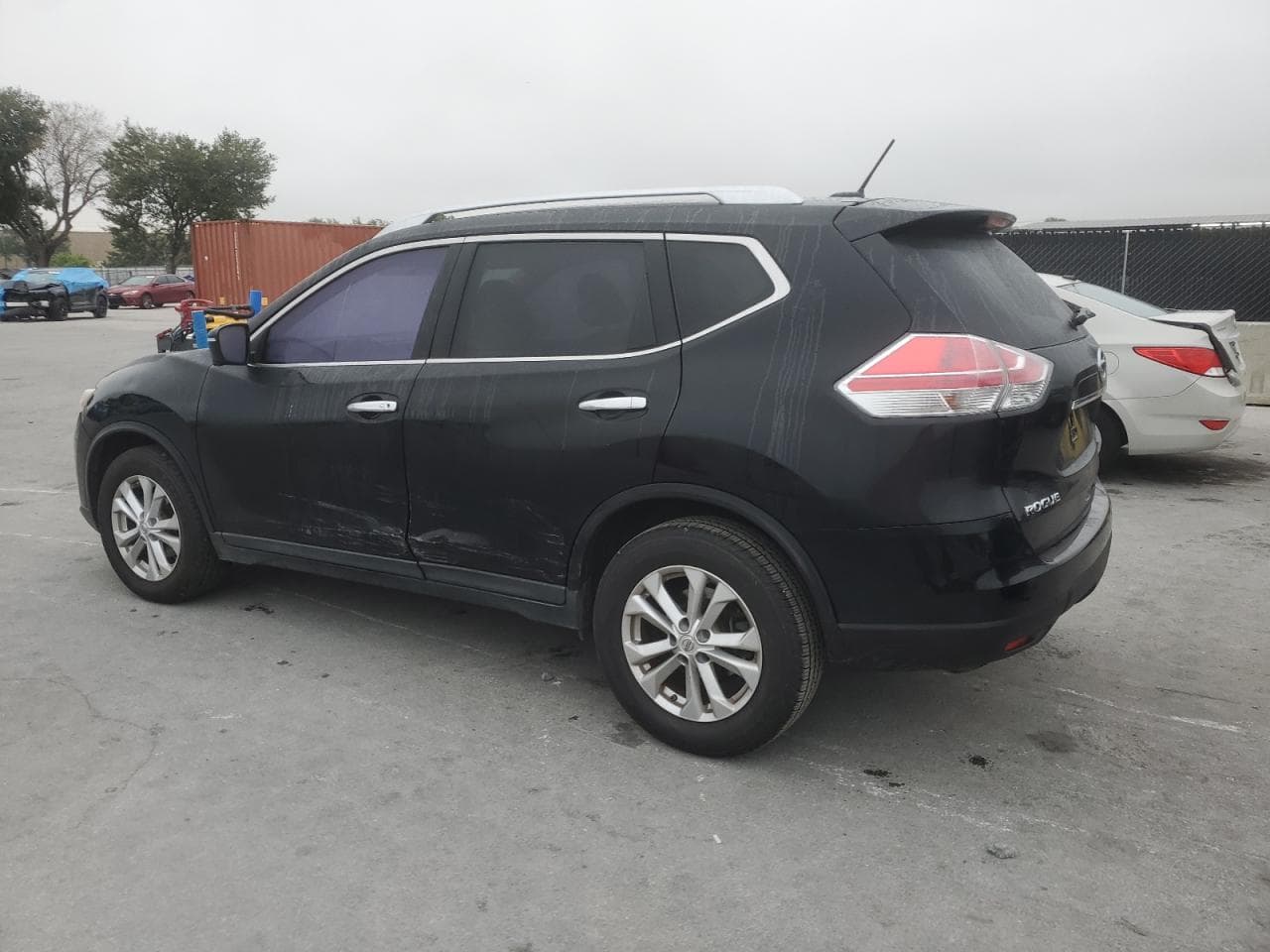 2015 Nissan Rogue S - foto 2