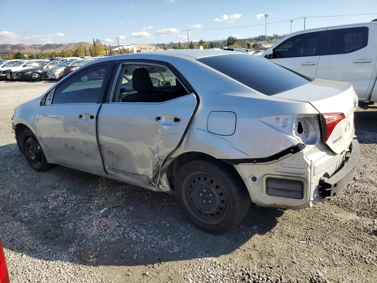 2019 Toyota Corolla L - foto 2