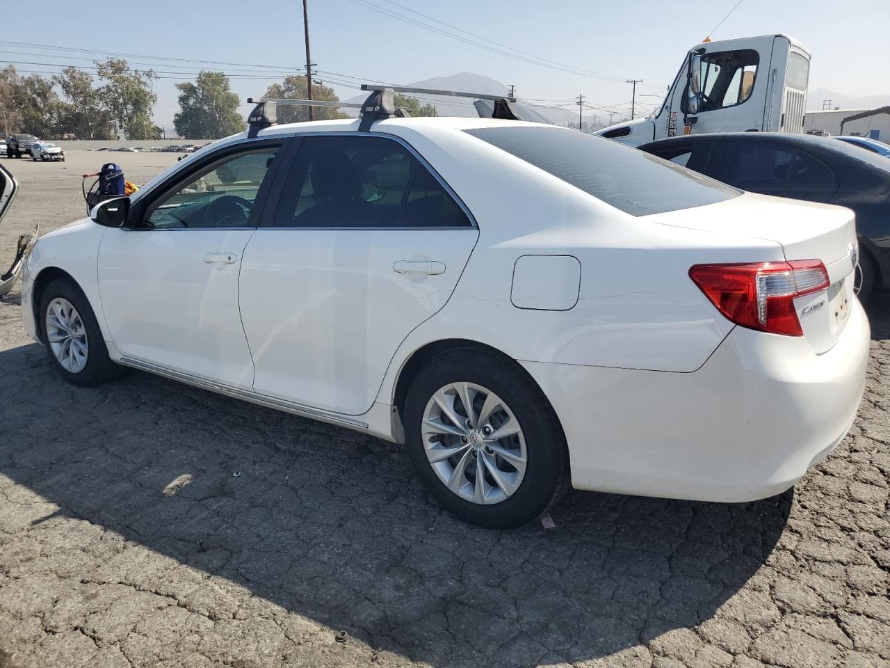 2014 Toyota Camry L - foto 2
