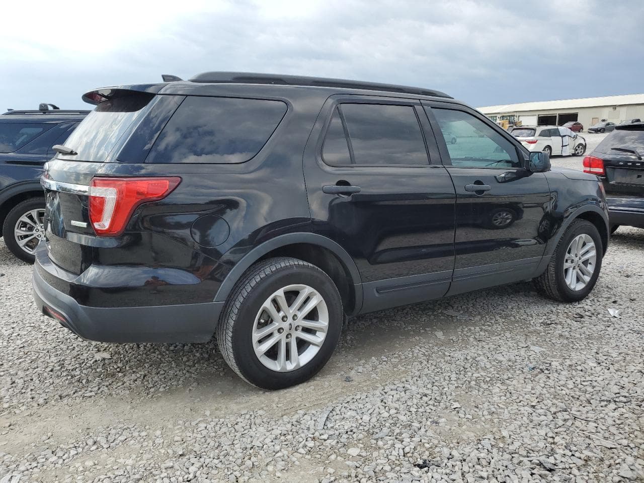 2017 Ford Explorer - foto 3