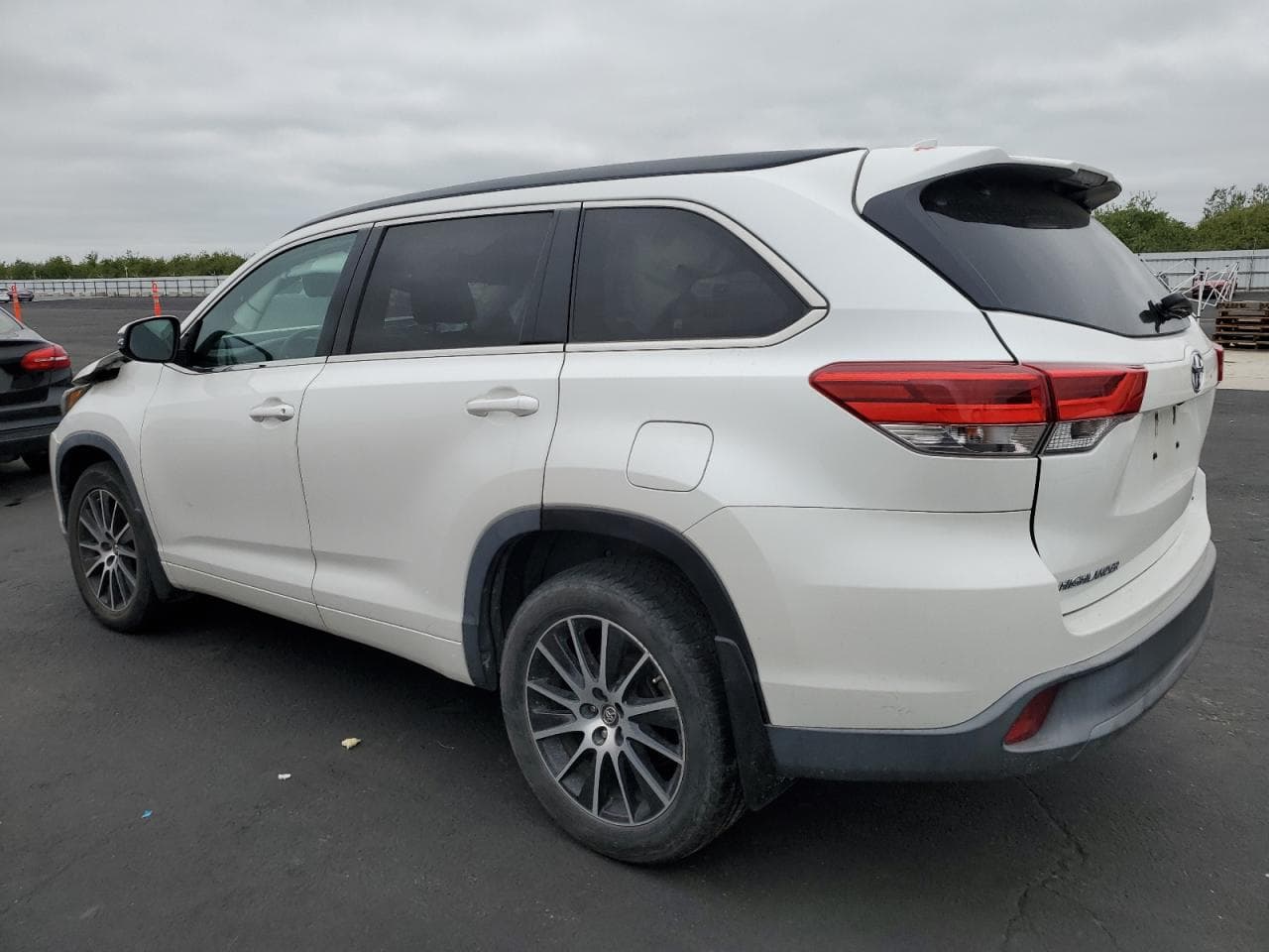2018 Toyota Highlander Se - foto 2