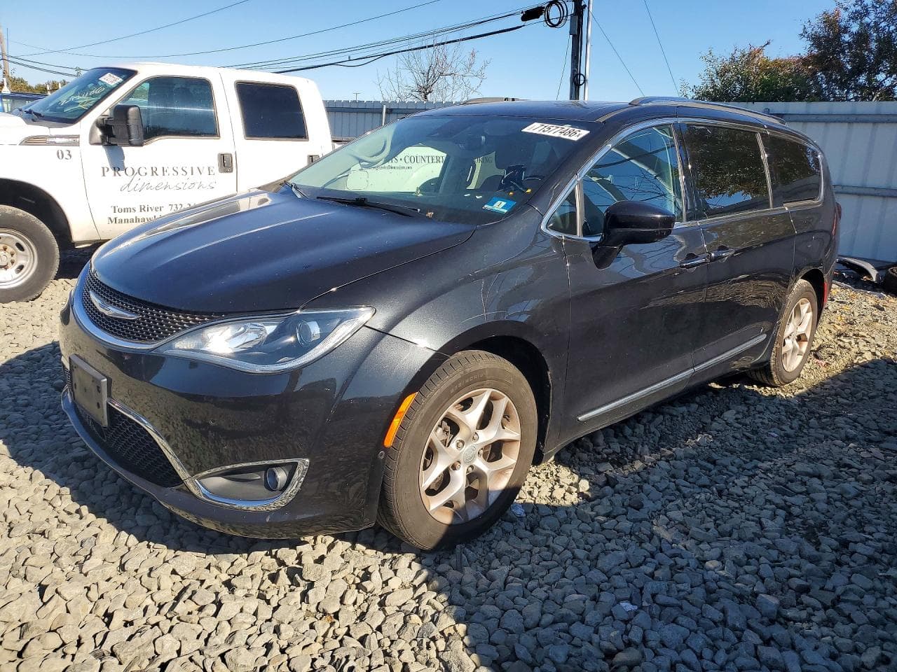 Chrysler Pacifica 2019 z USA