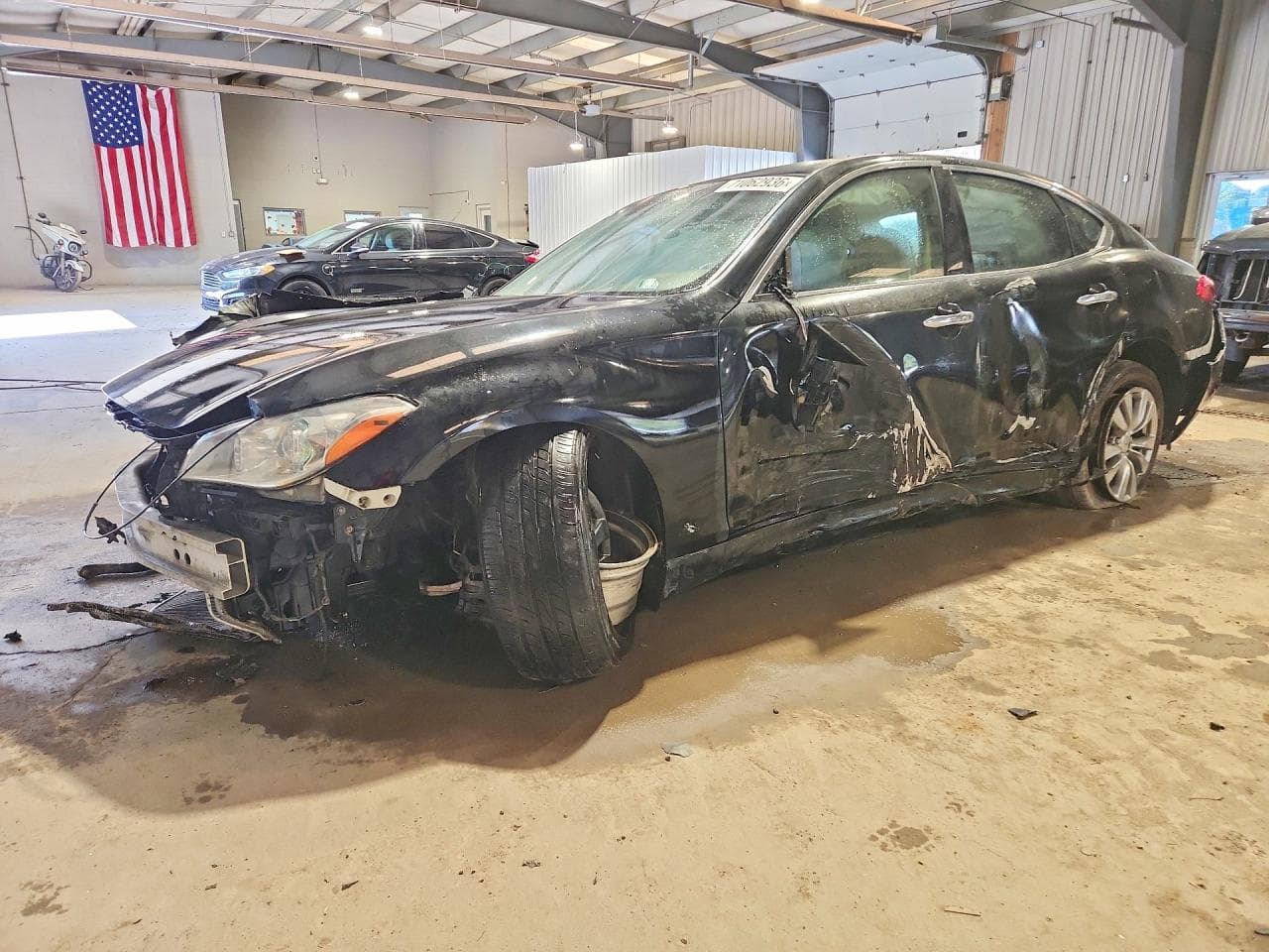 Infiniti Q70 2012 z USA