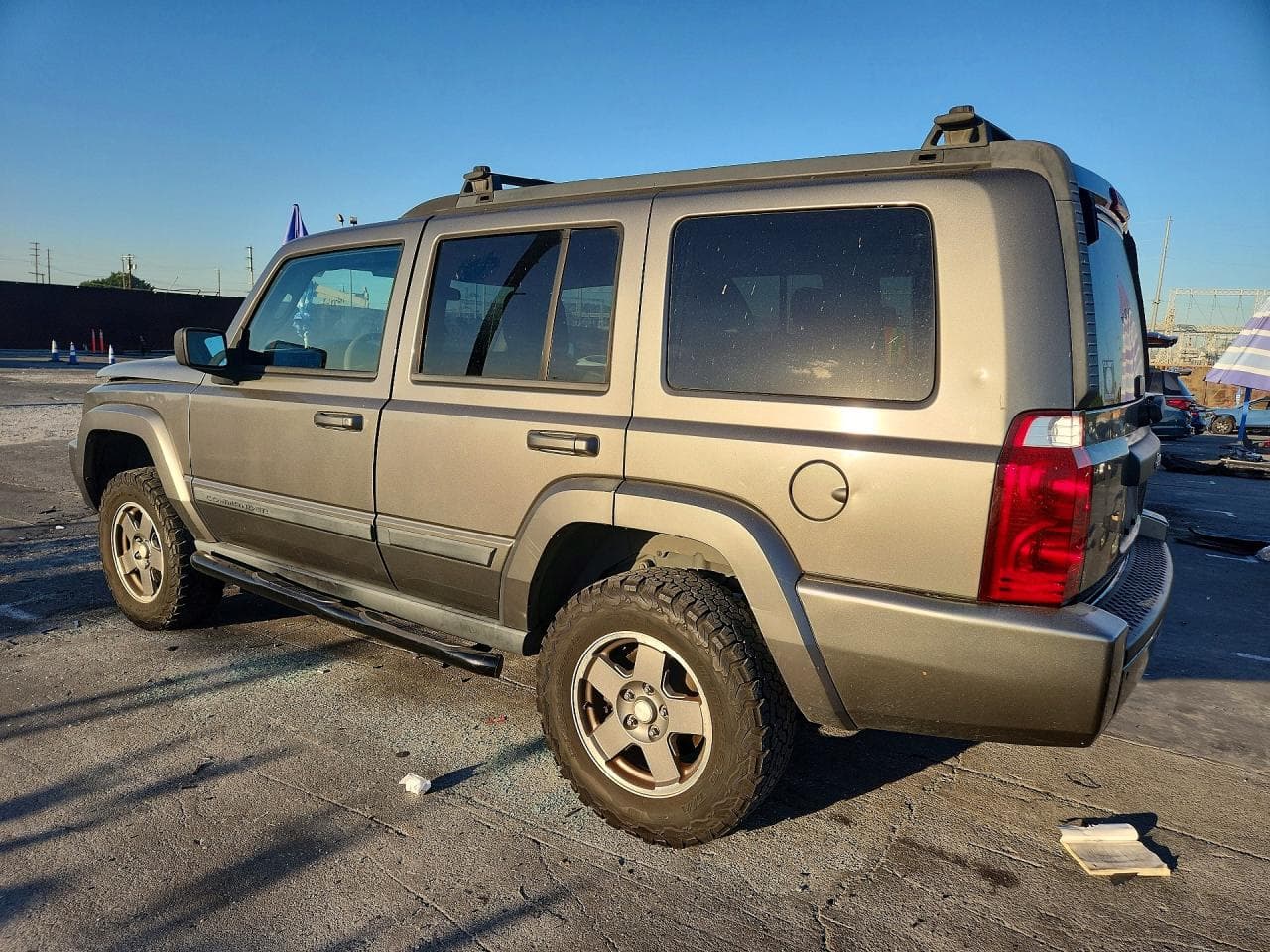 2008 Jeep Commander Sport - foto 2