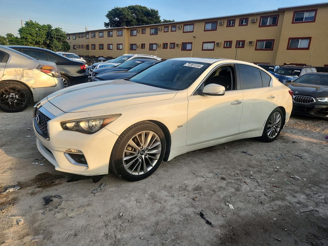 Infiniti Q50 2018 z USA