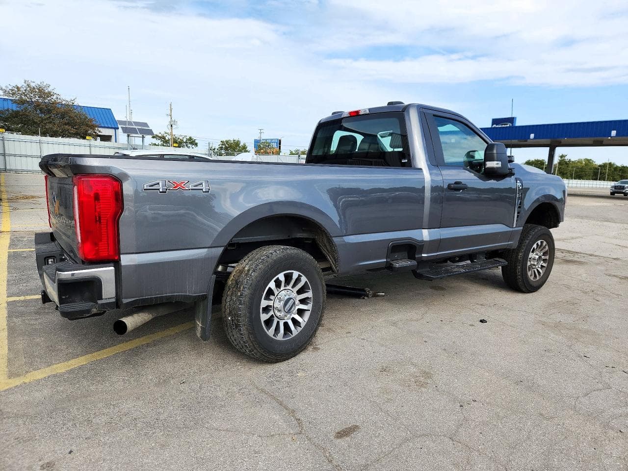 2023 Ford F350 Super Duty - foto 3