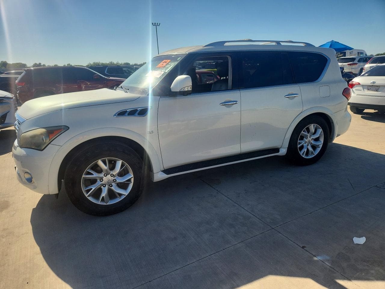 Infiniti QX80 2014 z USA