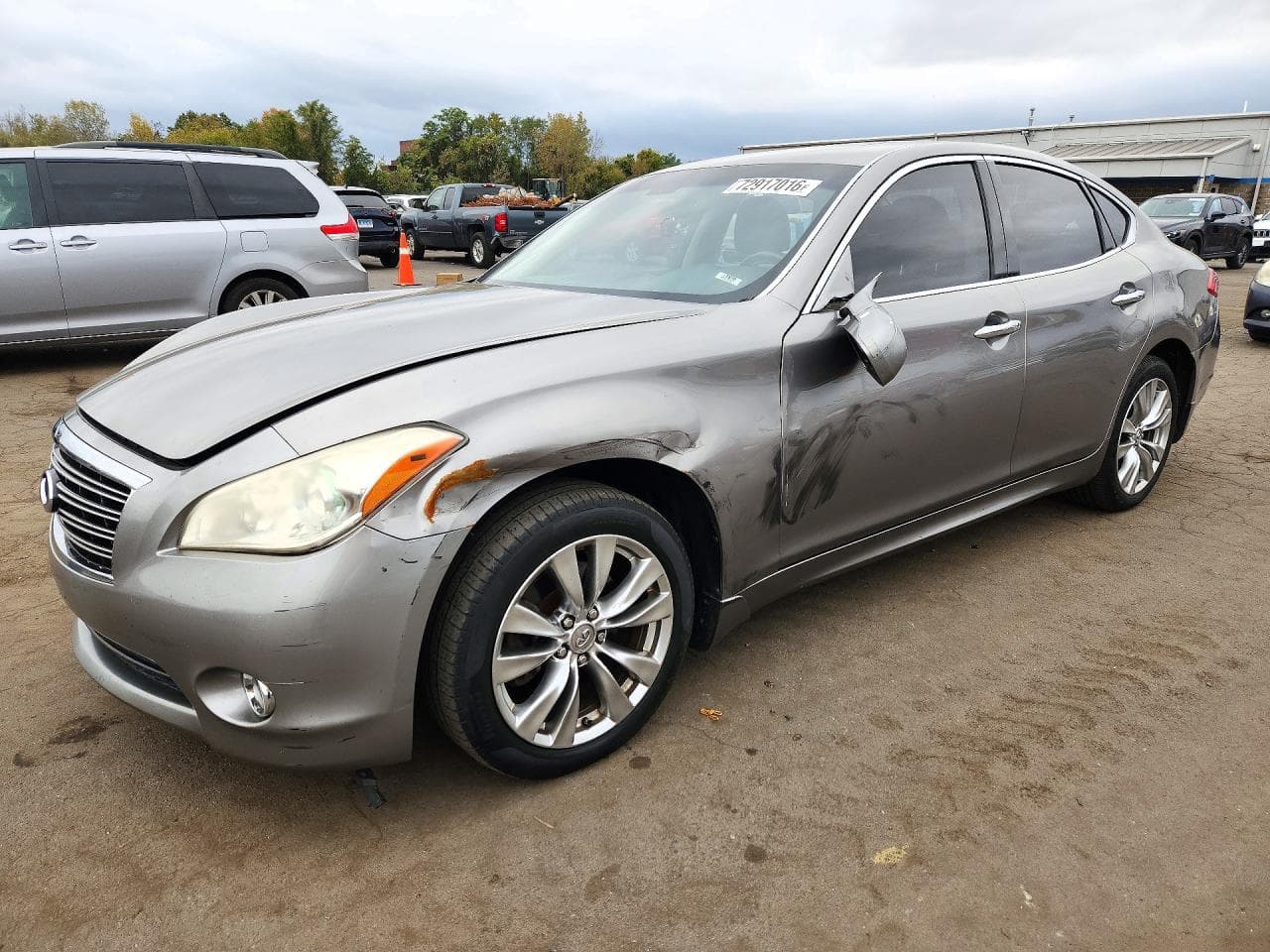 Infiniti Q70 2012 z USA