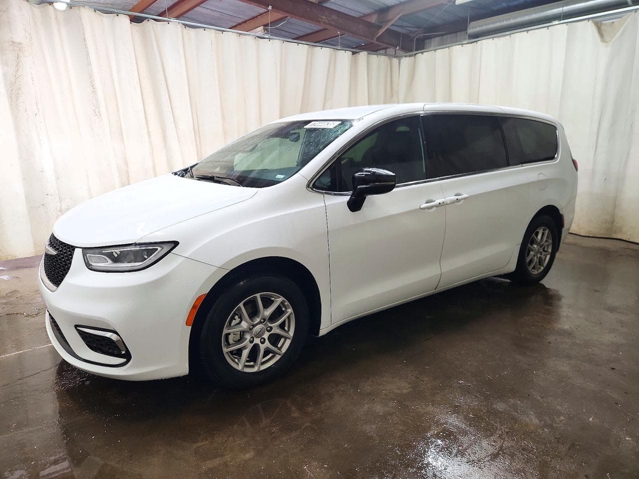Chrysler Pacifica 2025 z USA
