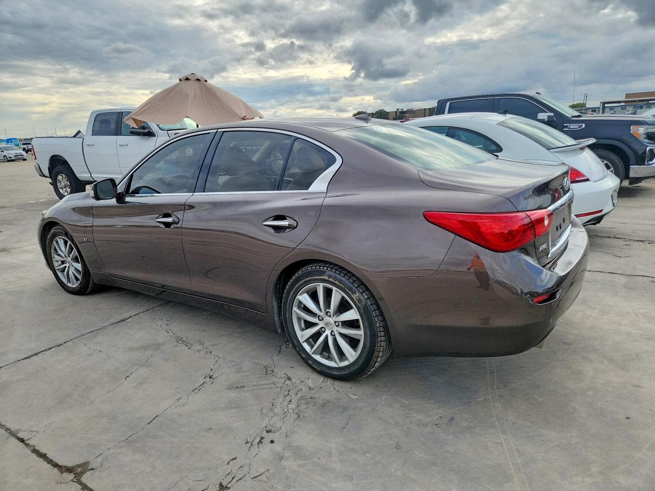 2014 Infiniti Q50 Premium - foto 2