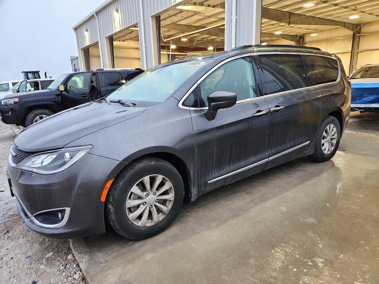 Chrysler Pacifica 2017 z USA