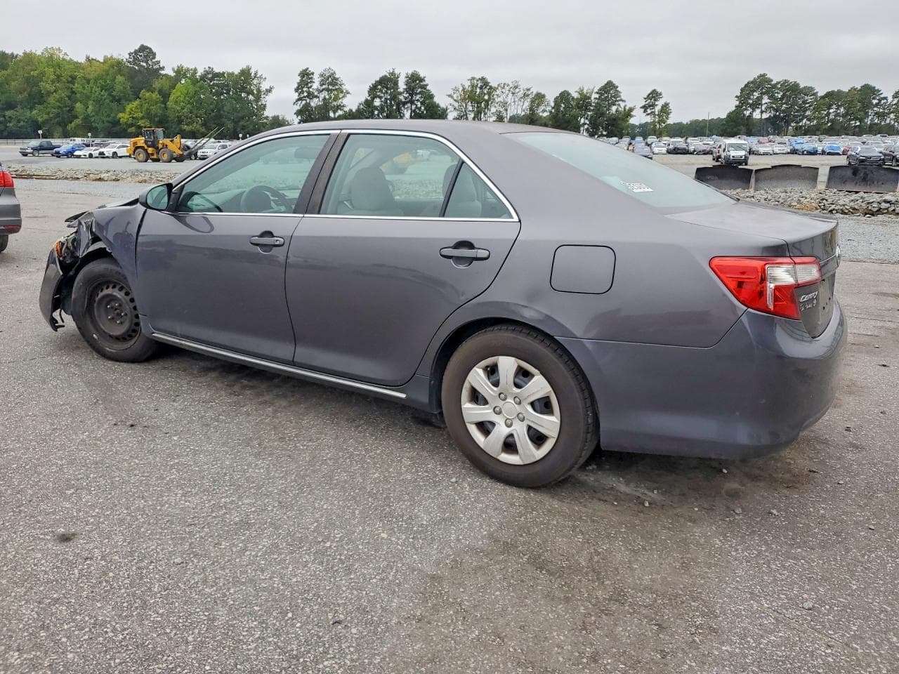2013 Toyota Camry Le - foto 2