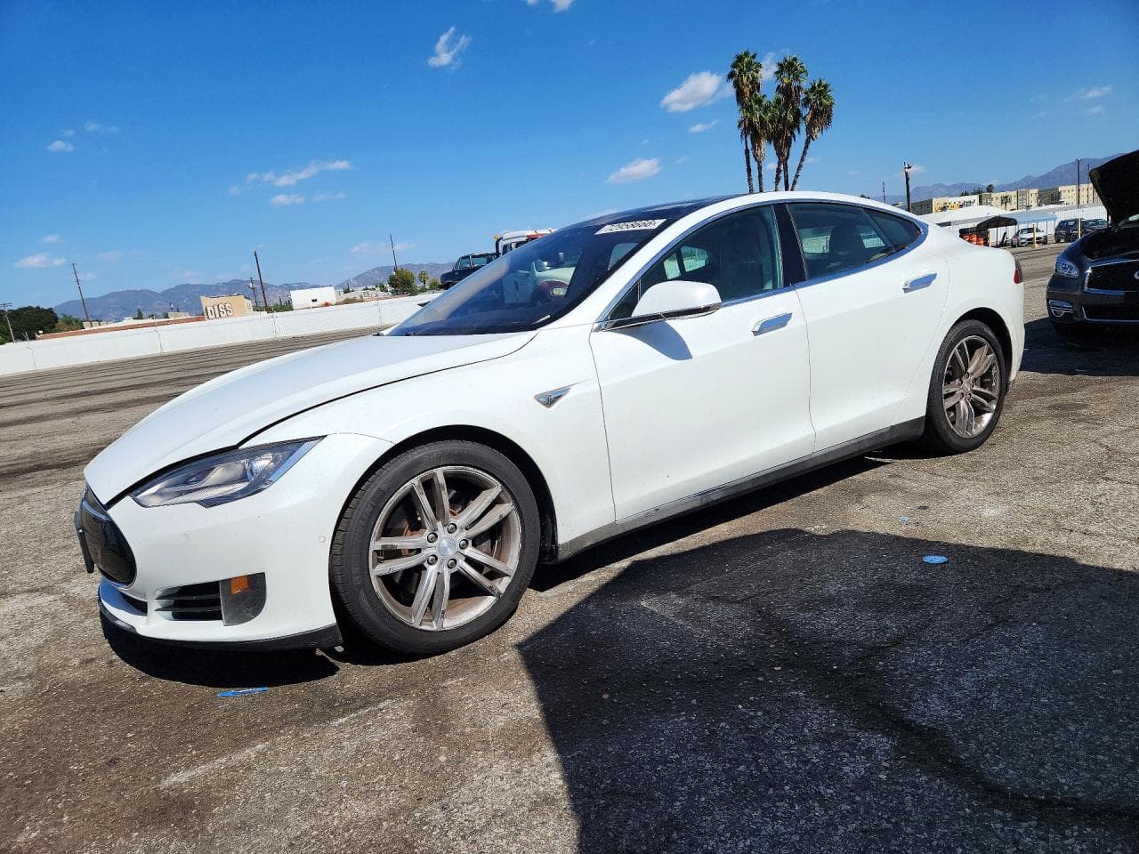 Tesla Model S 2015 z USA
