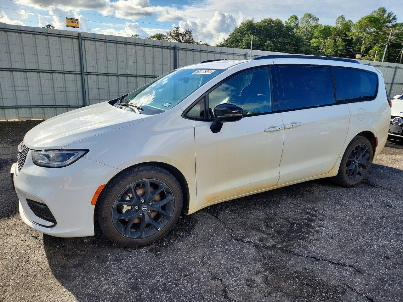 Chrysler Pacifica 2025 z USA