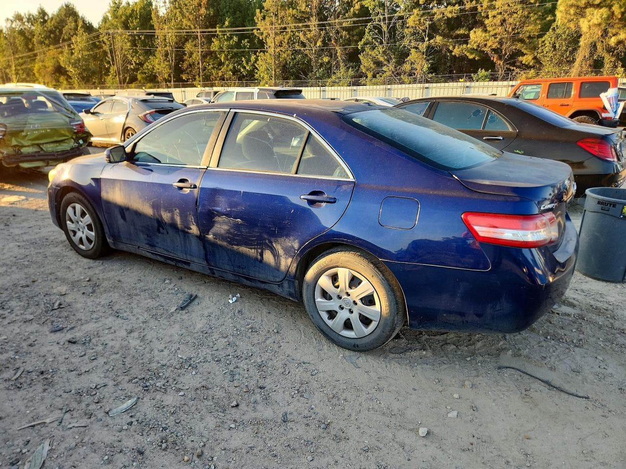 2011 Toyota Camry Le - foto 2