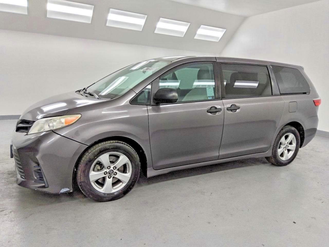 Toyota Sienna 2020 z USA