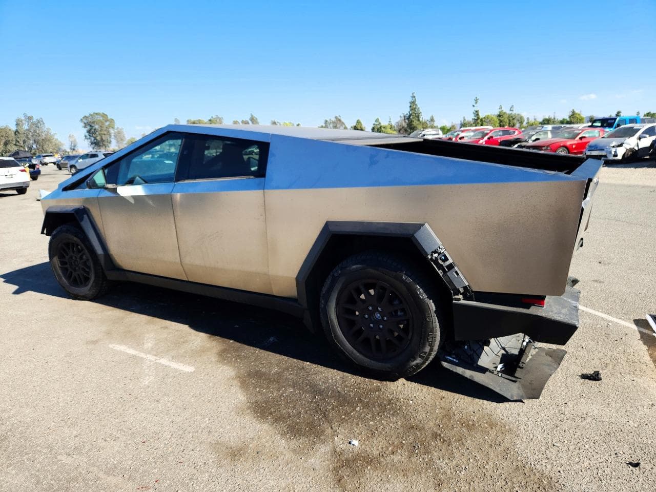 2025 Tesla Cybertruck - foto 2