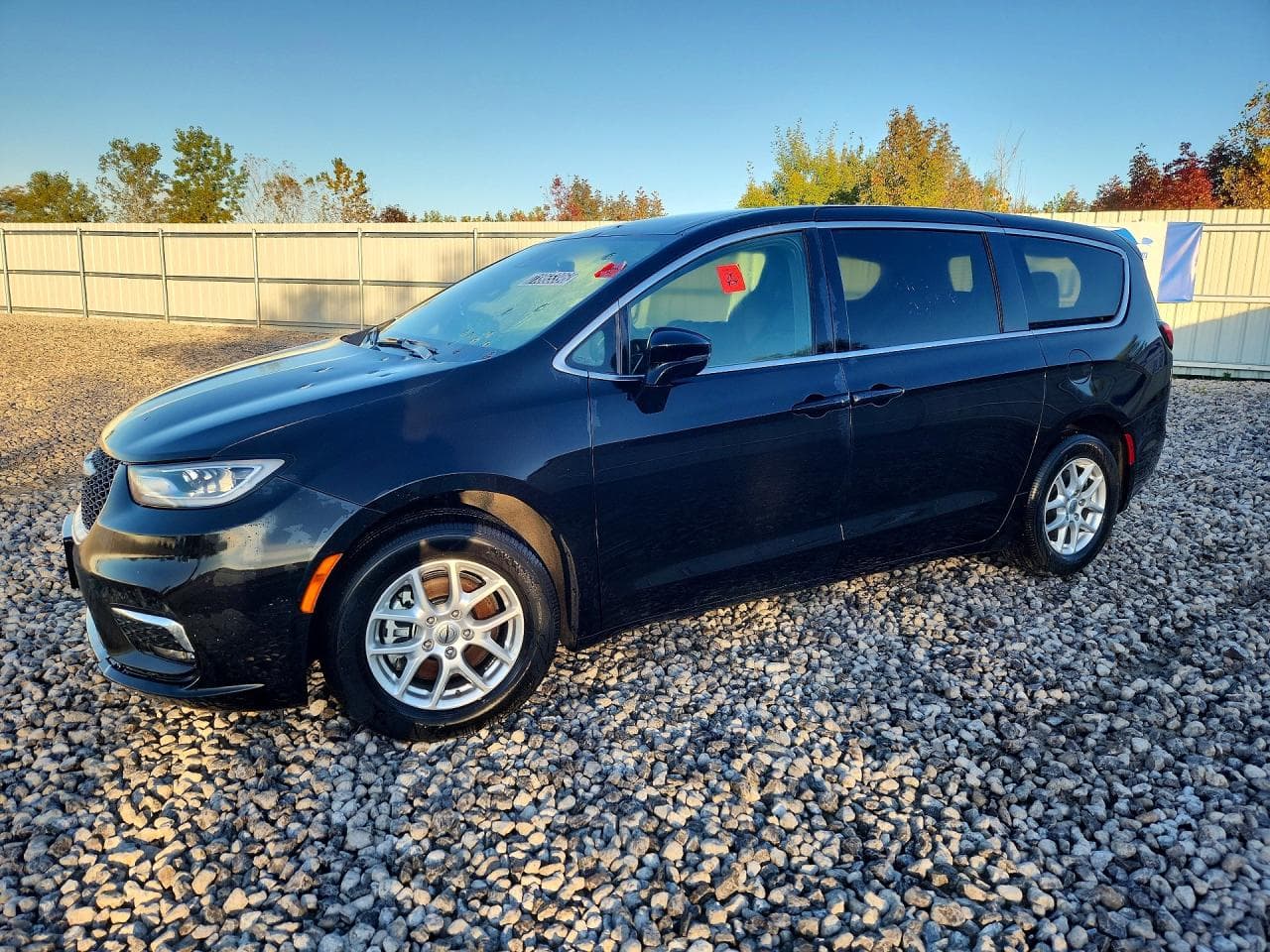 Chrysler Pacifica 2025 z USA